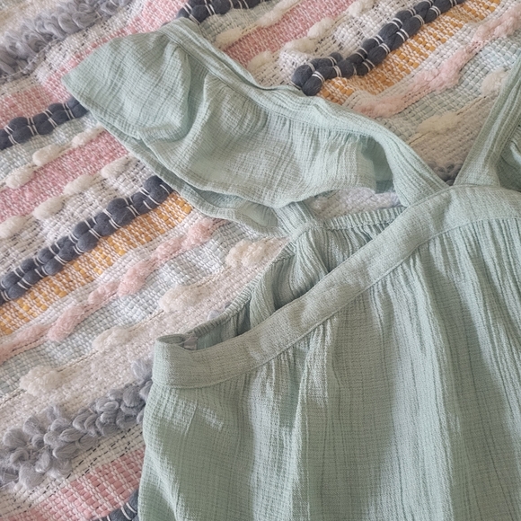 Mine top with ruffle sleeve and lace - Picture 5 of 10